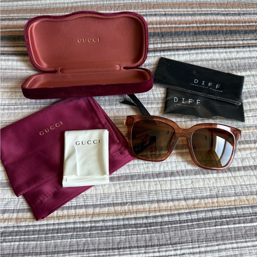 DIFF Gradient Brown Polarized Bella Sunglasses with Gucci Case